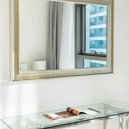 Appartement Luxury And Elegant 2Br With Burj Khalifa View à Dubaï Extérieur photo