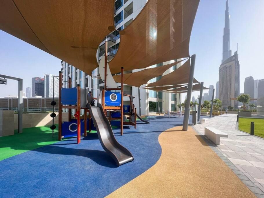 Luxury And Elegant 2br With Burj Khalifa View Appartement *