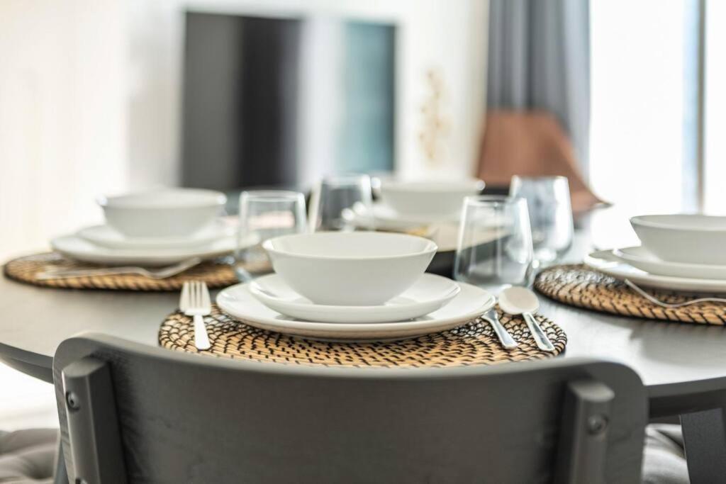 Luxury And Elegant 2br With Burj Khalifa View Appartement *