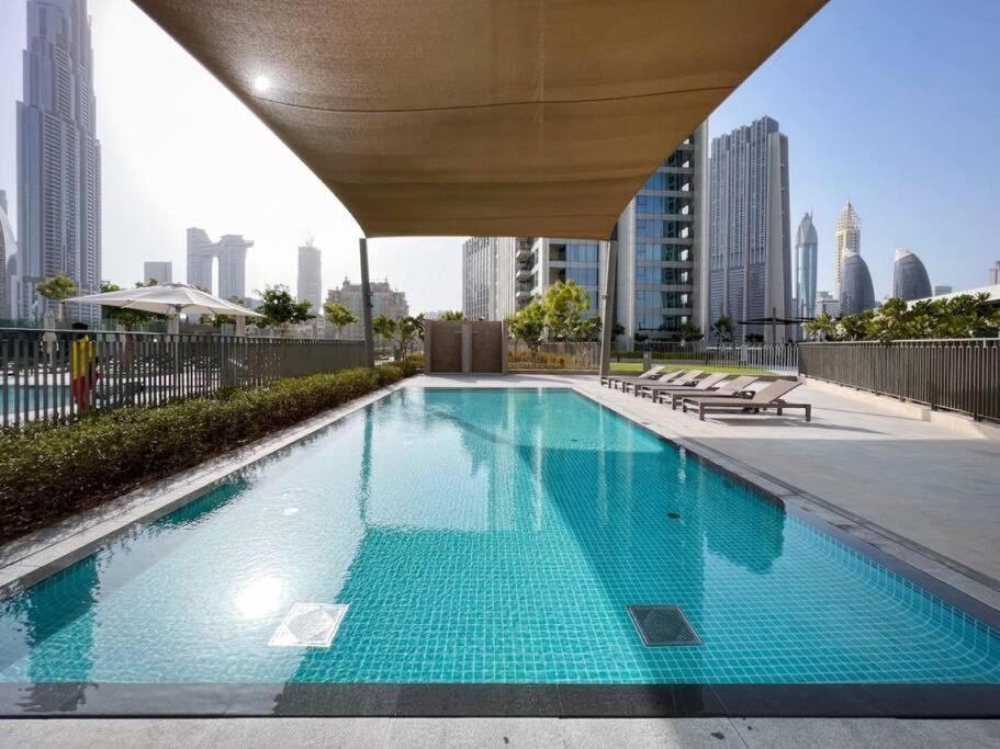 Luxury And Elegant 2br With Burj Khalifa View Appartement *