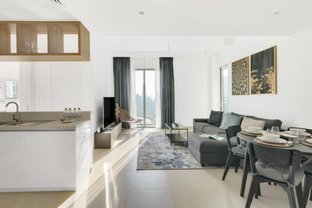 Luxury And Elegant 2br With Burj Khalifa View Appartement *